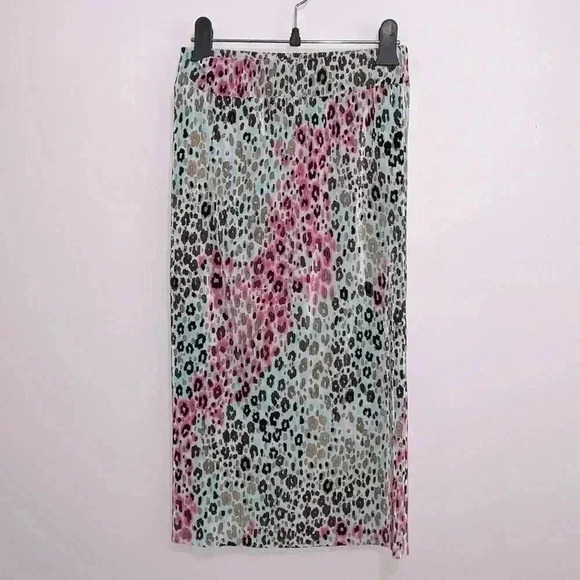 BNWOT Korean Style leopard pencil Skirt  size Xs-M - Picture 3 of 3